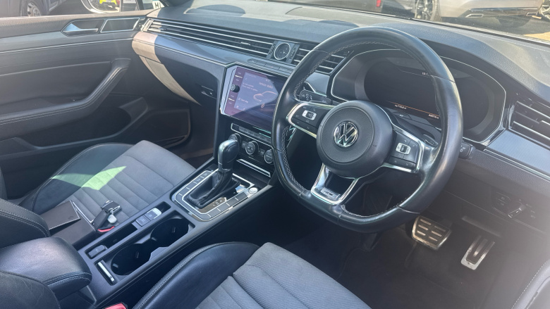Volkswagen Passat 2.0 TDI R-Line 4dr DSG [Panoramic Roof] Diesel Saloon